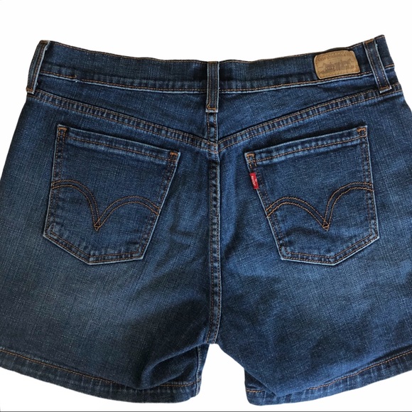 LEVIS High Waist Pleated Mom Jean Shorts - Picture 3 of 10